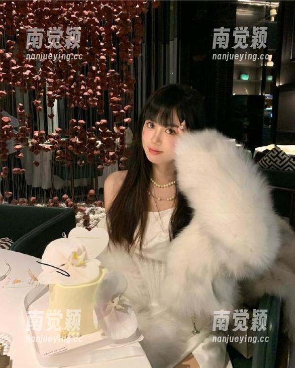 17 不想错过任何八卦?下载“www.17”吃瓜应用,点击链接马上掌握!