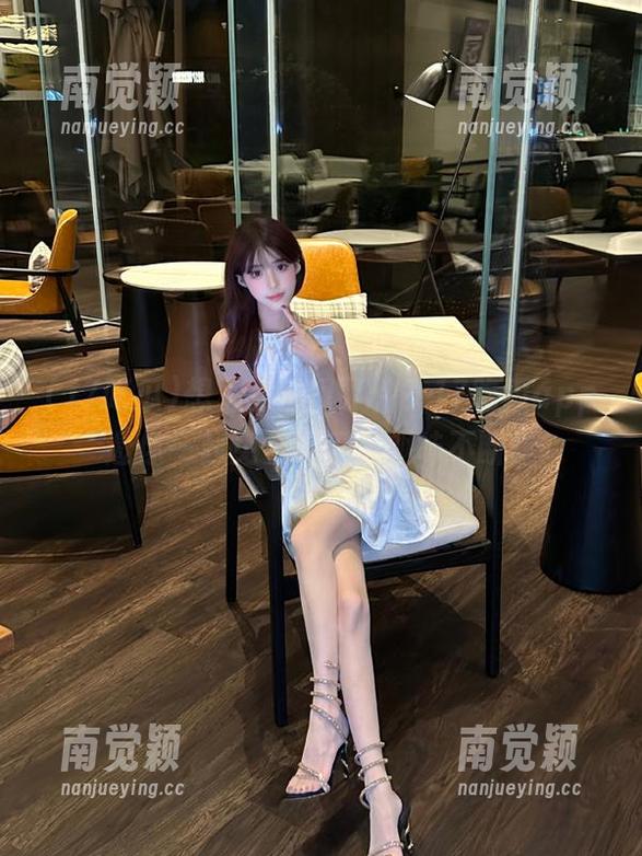 17吃瓜 想了解热门事件?17吃瓜app邀你一起免费吃瓜,趣味不断!