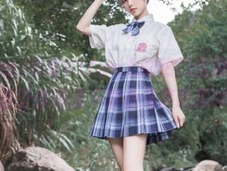 观看51fun上的热门话题，收藏那些让你忍俊不禁的搞笑吃瓜瞬间