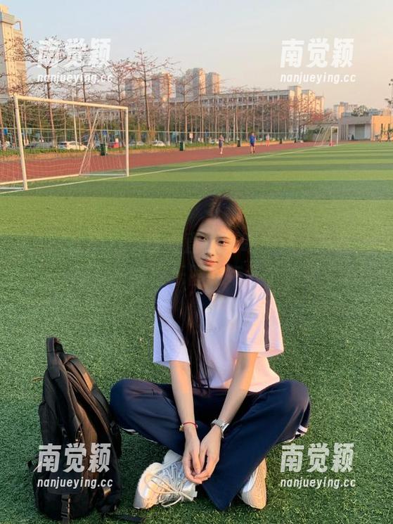52cg 52cg首页直达,吃瓜达人必备,带你了解娱乐圈的每一个秘闻