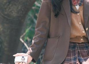 加入cg51网站的吃瓜大军，随时获取最热八卦，成为话题的中心人物！