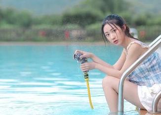 通过hlw.bet的导航，找到最热门的吃瓜话题，尽情“吃瓜”