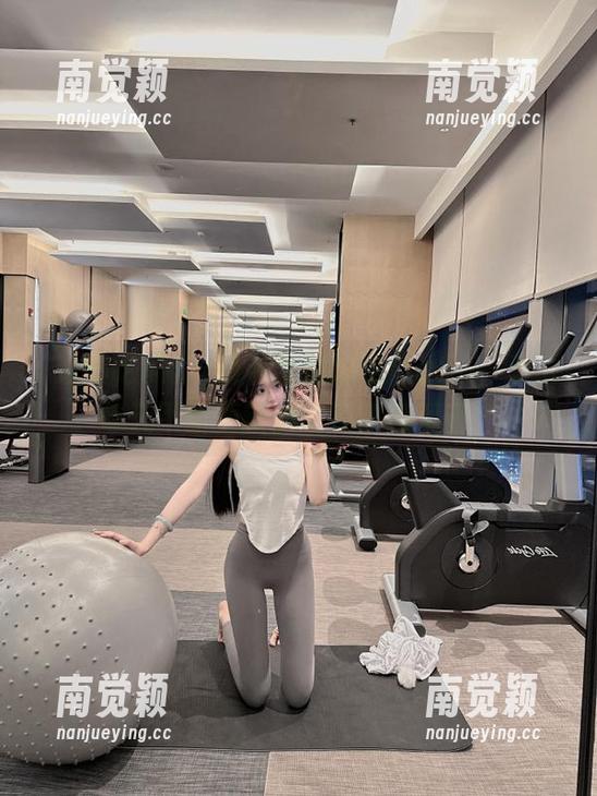 劲爆吃瓜 一起下载劲爆吃瓜app,享受每天不断更新的吃瓜热辣资讯!