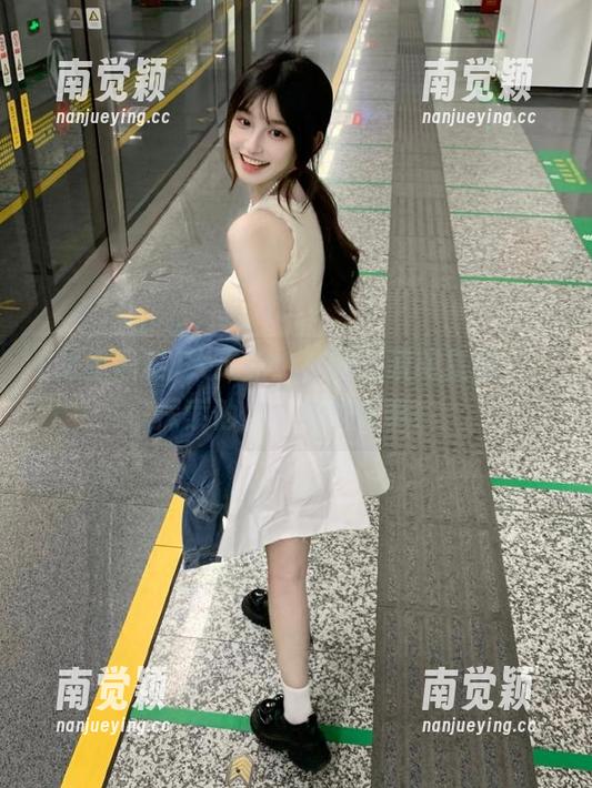 大揭露！在线阅读明星黑料，探索他们背后的故事！