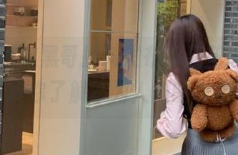 黑哥扒料发布明星花边新闻，带你了解不为人知的真相
