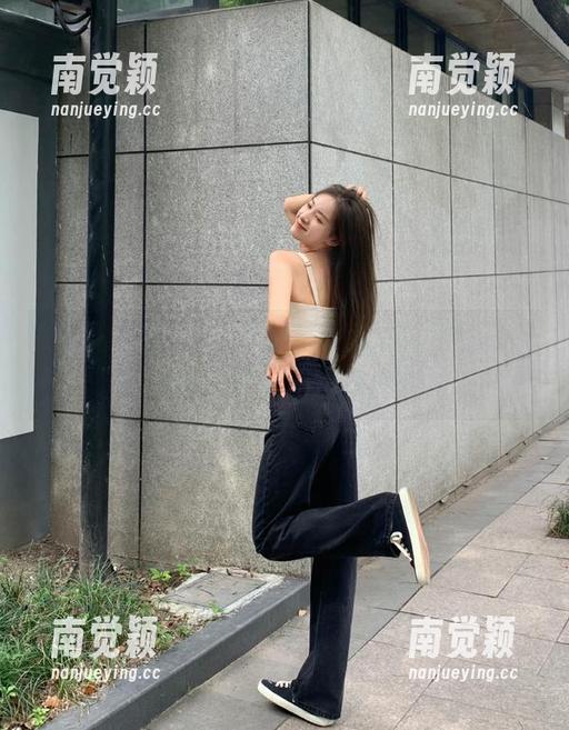 黑哥黑料 通过黑哥黑料直达,迅速获取最新的明星动态和消息