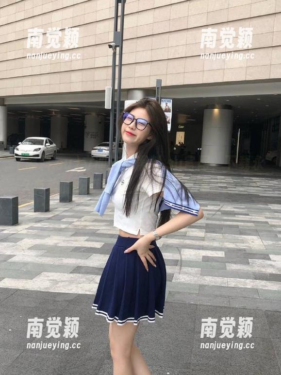 黑料.su 立即访问黑料.su官网,下载永久有效的吃瓜神器,掌握娱乐圈最新动态!