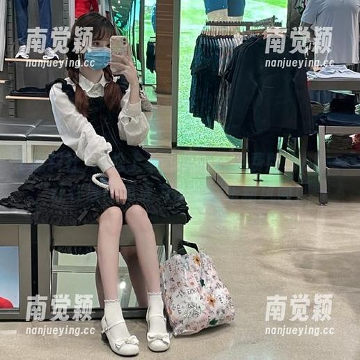 黑料社 轻松上手的黑料社免费版.apk,让在线吃瓜成为你的娱乐新风尚!